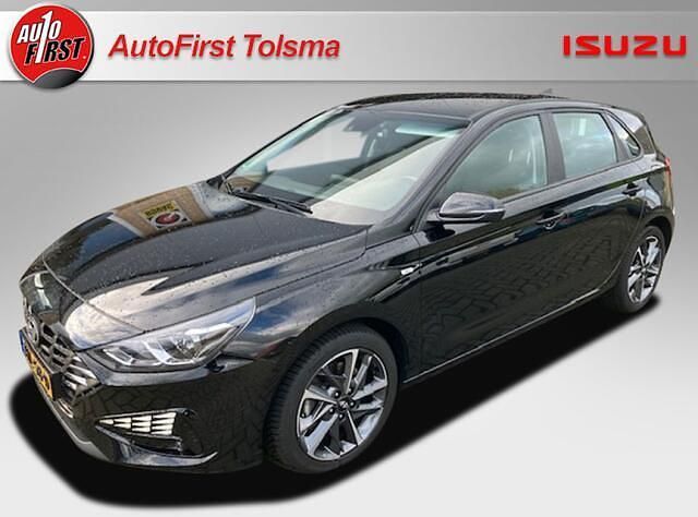 Zwart Occasion 2024 Hyundai i30 Hatchback | € 22.850 (Eerlijke prijs) - Afbeelding 1/4