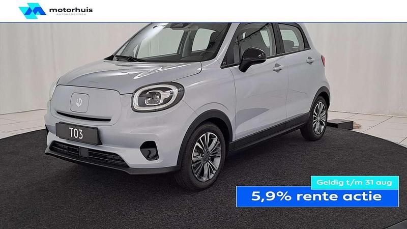 Blauw, metallic lak Gebruikt 2024 Leapmotor T03 Hatchback | € 18.650 (Eerlijke prijs) - Afbeelding 1/4