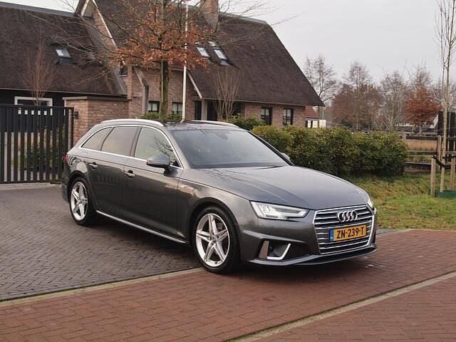 Occasion Audi A4 S-Line 150 PK (110 kW) 2019 Grijs Stationwagen