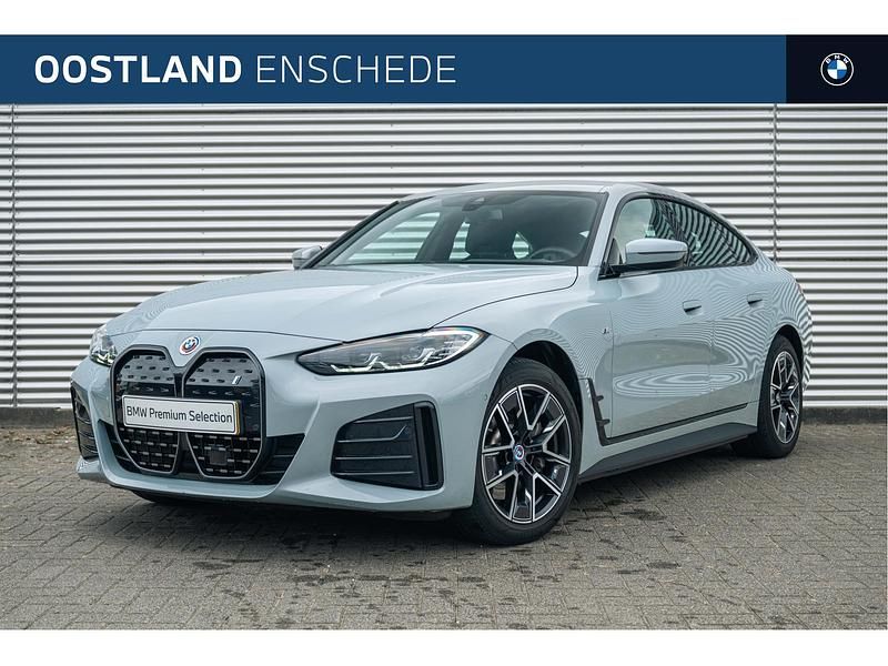 Grijs Gebruikt 2022 BMW i4 Executive Sedan | € 44.950 (Eerlijke prijs) - Afbeelding 1/4