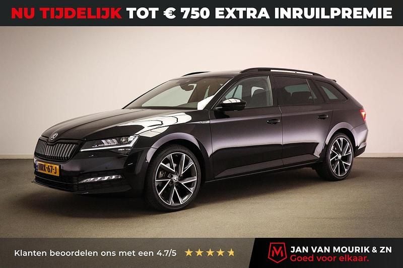 Zwart Gebruikt 2022 Skoda Superb Business Line Stationwagen | € 31.040 (Iets duurder) - Afbeelding 1/4