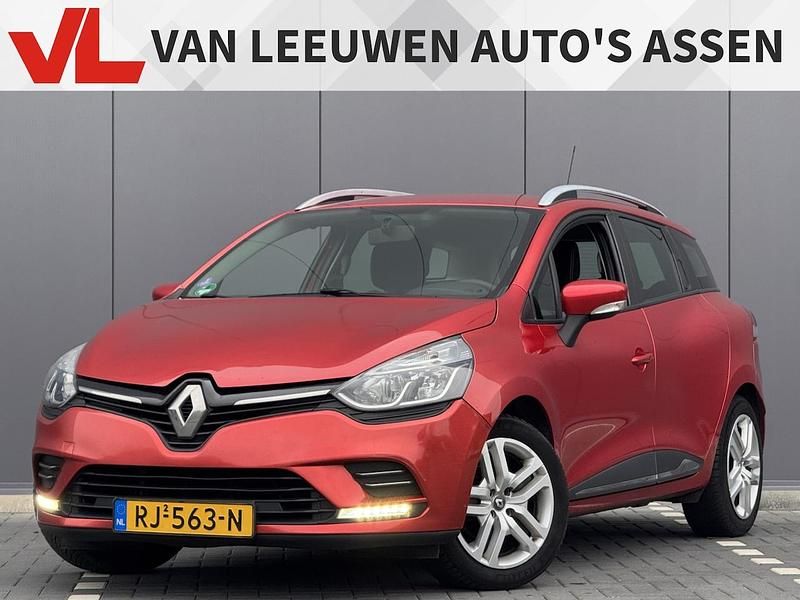 Occasion Renault Clio GrandTour Zen 88 PK (64 kW) 2017 Rood Stationwagen