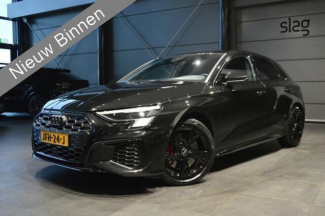 Zwart Gebruikt 2022 Audi S3 Sportback Hatchback | € 44.750 (Goede deal) - Afbeelding 1/4