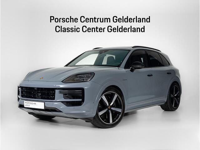 Grijs Gebruikt 2024 Porsche Cayenne Turbo E-Hybrid SUV | € 184.900 (Eerlijke prijs) - Afbeelding 1/4