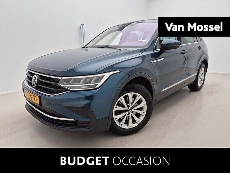 Blauw Occasion 2021 VW Tiguan Active SUV | € 22.900 (Goede deal) - Afbeelding 1/4