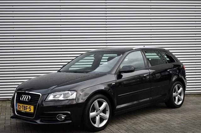 Zwart Gebruikt 2012 Audi A3 Ambition Hatchback | € 7.940 (Eerlijke prijs) - Afbeelding 1/4
