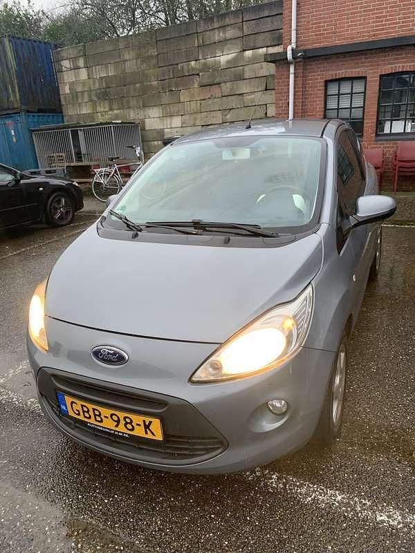 Grijs Gebruikt 2011 Ford Ka S MPV | € 2.750 (Eerlijke prijs) - Afbeelding 1/4
