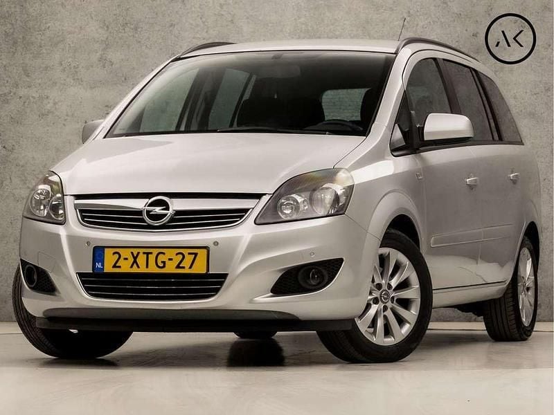 Grijs Gebruikt 2014 Opel Zafira Cosmo MPV | € 6.945 (Eerlijke prijs) - Afbeelding 1/4