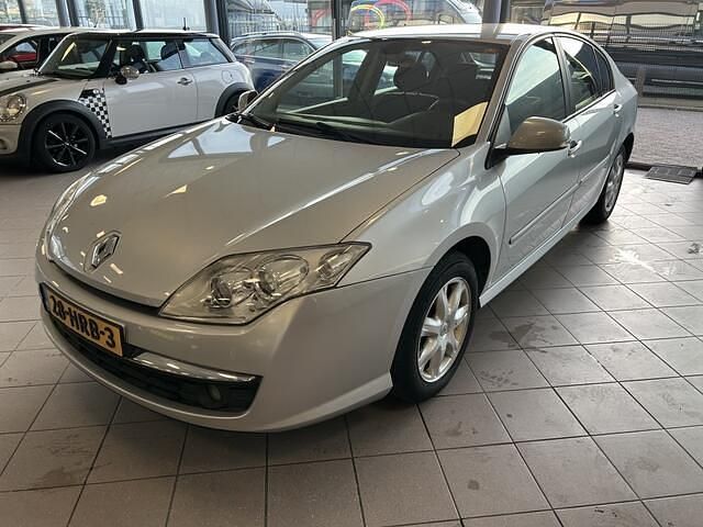 Grijs Occasion 2009 Renault Laguna III Business Hatchback | € 3.650 (Eerlijke prijs) - Afbeelding 1/3