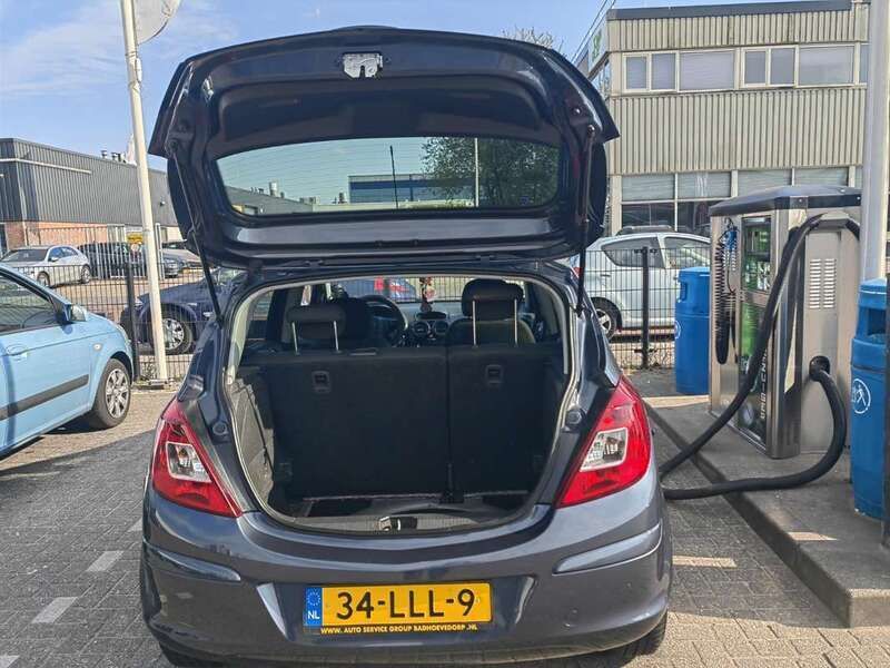 Blauw Gebruikt 2010 Opel Corsa Sport Sedan | € 3.500 (Goede deal) - Afbeelding 1/4