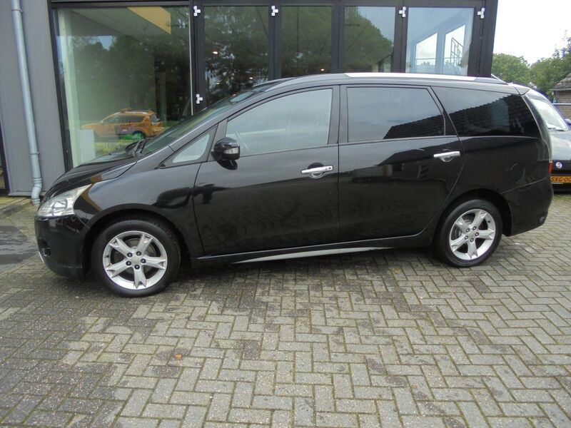 Zwart Gebruikt 2010 Mitsubishi Grandis MPV | € 6.145 - Afbeelding 1/4