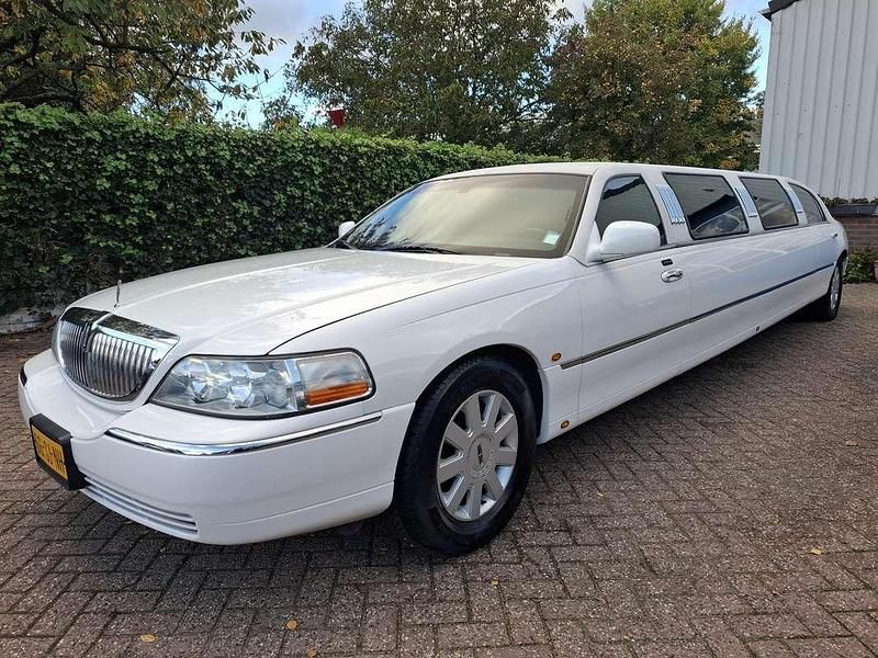 Wit Gebruikt 2006 Lincoln Town Car MPV | € 12.950 - Afbeelding 1/4
