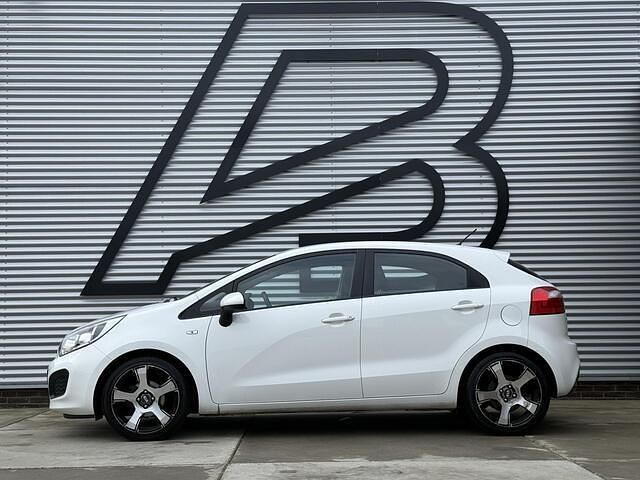 Occasion Kia Rio Comfort 86 PK (63 kW) 2013 Wit Hatchback