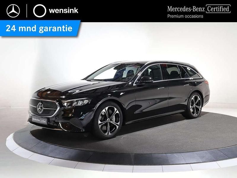 Zwart, metallic lak Gebruikt 2023 Mercedes E300 Luxury Stationwagen | € 49.850 (Eerlijke prijs) - Afbeelding 1/4