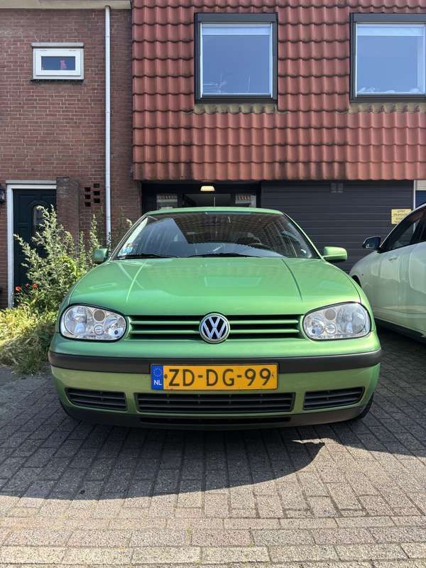 Groen Gebruikt 1999 VW Golf IV Highline Hatchback | € 750 (Super prijs) - Afbeelding 1/4
