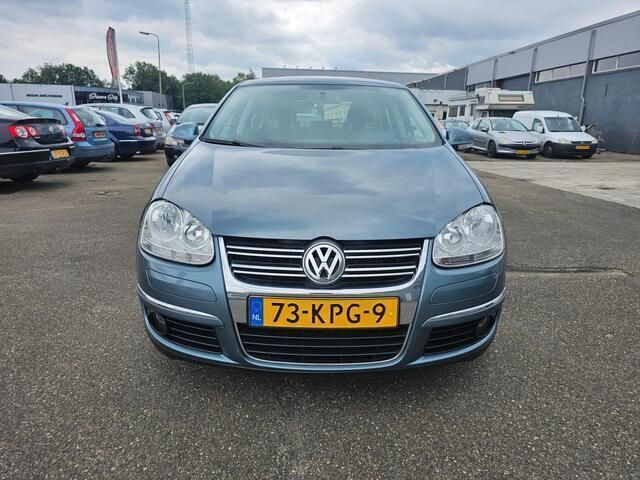 Groen Gebruikt 2010 VW Jetta Trendline Sedan | € 6.499 (Iets duurder) - Afbeelding 1/4