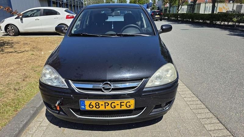 Zwart Gebruikt 2004 Opel Corsa Cosmo Hatchback | € 500 (Super prijs) - Afbeelding 1/4