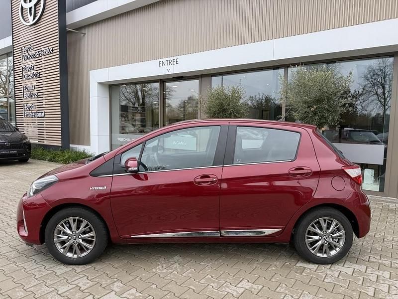 Occasion Toyota Yaris Executive 101 PK (74 kW) 2018 Rood Hatchback