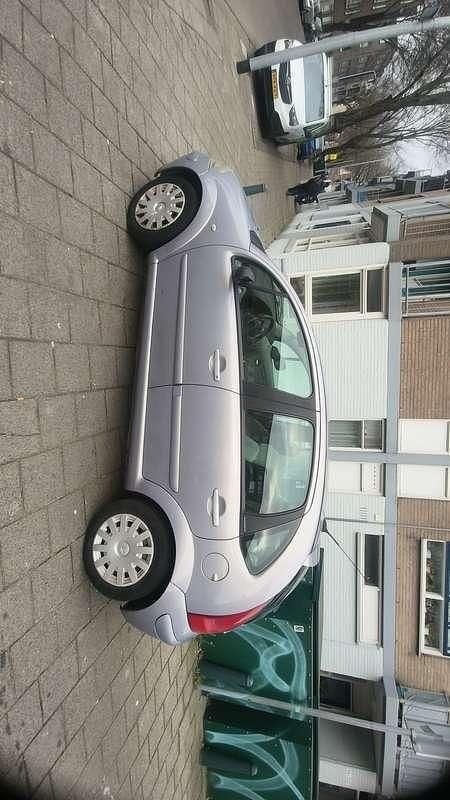 Grijs Gebruikt 2004 Citroën C3 Exclusive Hatchback | € 2.000 (Eerlijke prijs) - Afbeelding 1/4