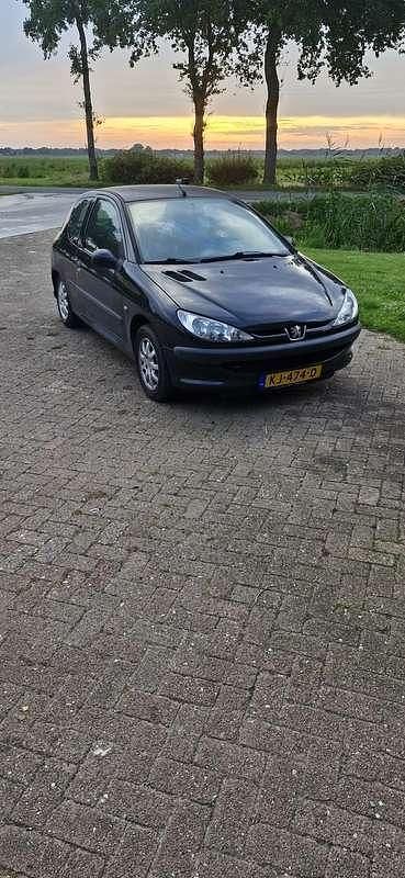 Gebruikt 2005 Peugeot 206 Filou Sedan | € 1.000 (Eerlijke prijs) - Afbeelding 1/4