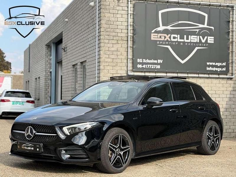 Zwart Gebruikt 2020 Mercedes A250 Business Hatchback | € 27.500 (Eerlijke prijs) - Afbeelding 1/4