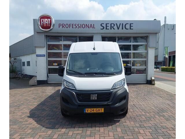 Wit Gebruikt 2024 Fiat Ducato S Van | € 32.950 (Goede deal) - Afbeelding 1/4