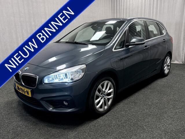 Grijs Gebruikt 2016 BMW 225 Active Tourer Executive MPV | € 13.450 (Eerlijke prijs) - Afbeelding 1/4
