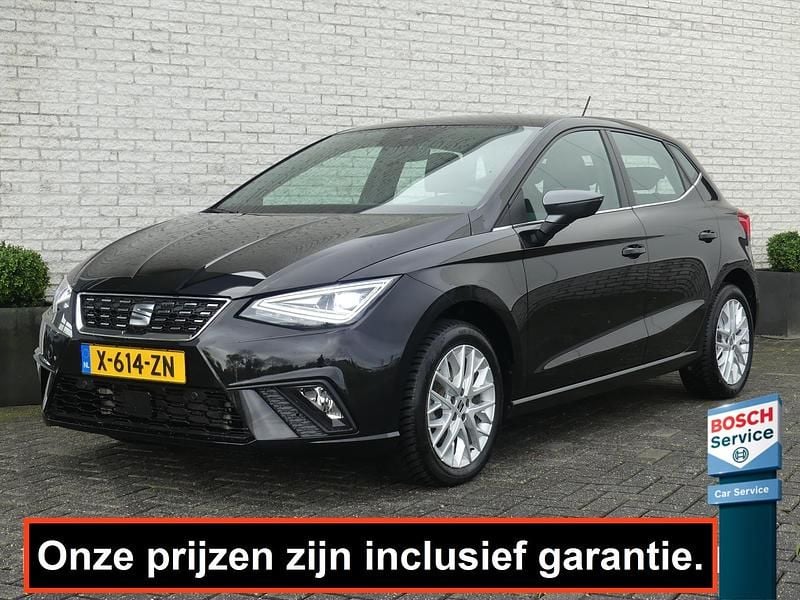 Zwart Gebruikt 2023 Seat Ibiza Hatchback | € 20.950 (Eerlijke prijs) - Afbeelding 1/4