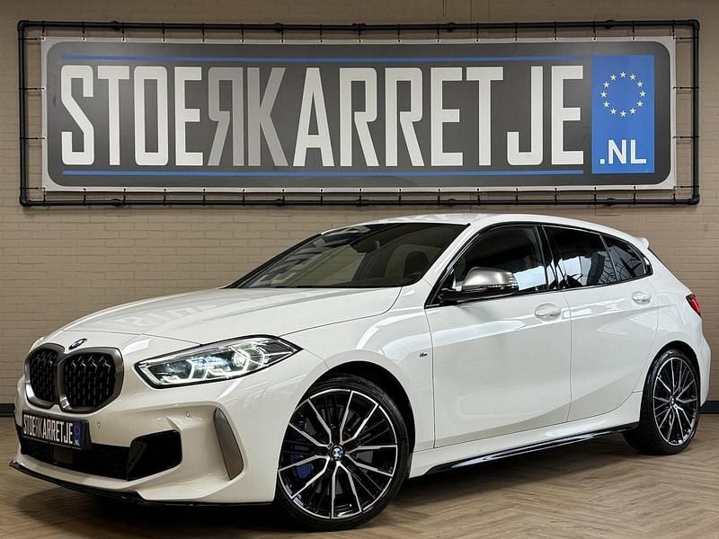Wit Gebruikt 2020 BMW M135 Executive Hatchback | € 32.850 (Goede deal) - Afbeelding 1/4