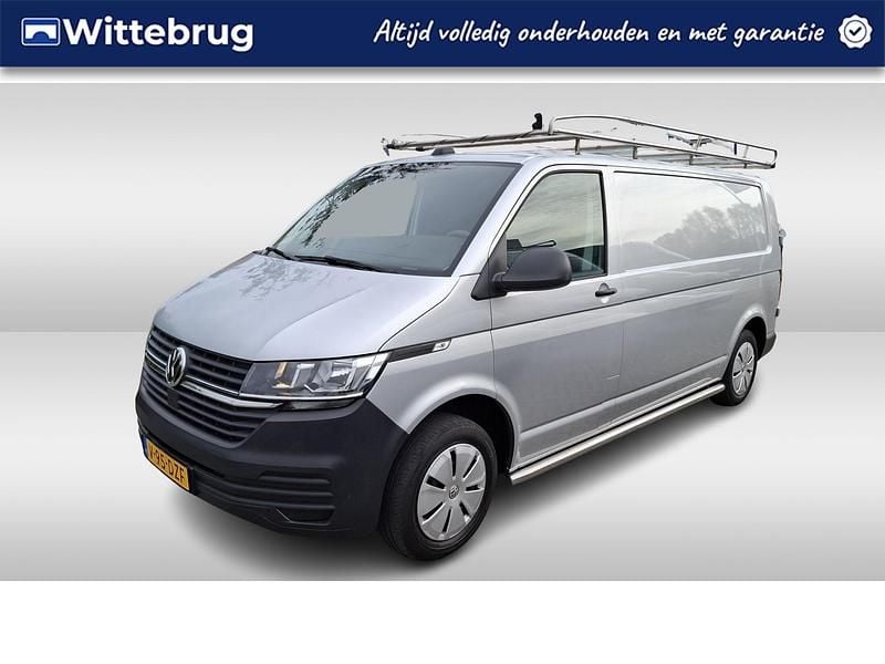 Grijs Gebruikt 2024 VW Transporter Comfortline Van | € 29.900 - Afbeelding 1/3