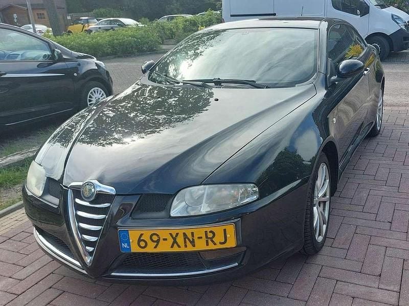 Zwart Gebruikt 2007 Alfa Romeo GT Coupé | € 1.950 (Super prijs) - Afbeelding 1/4