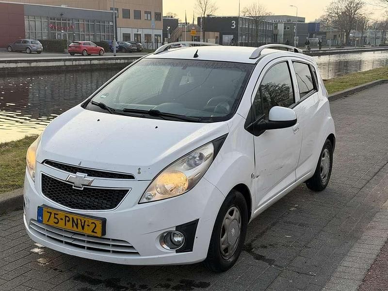 Wit Occasion 2011 Chevrolet Spark LS Hatchback | € 1.000 (Goede deal) - Afbeelding 1/4