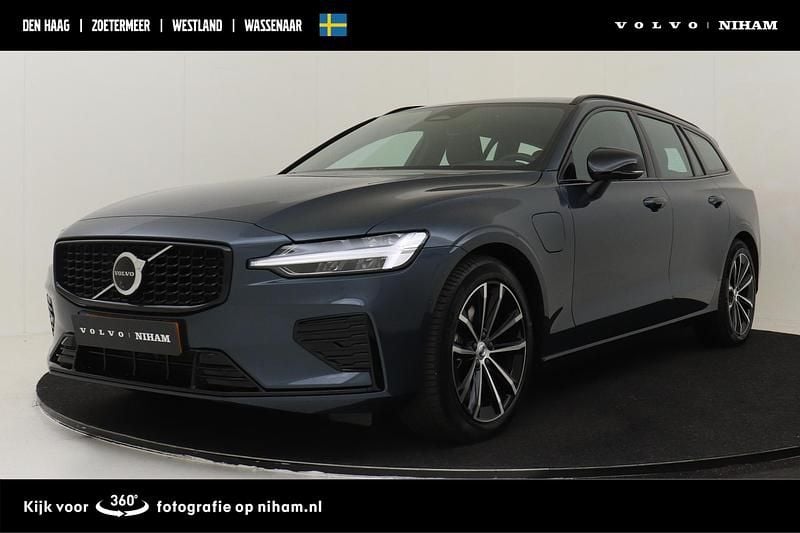 Blauw Occasion 2025 Volvo V60 Plus Stationwagen | € 43.490 (Super prijs) - Afbeelding 1/2