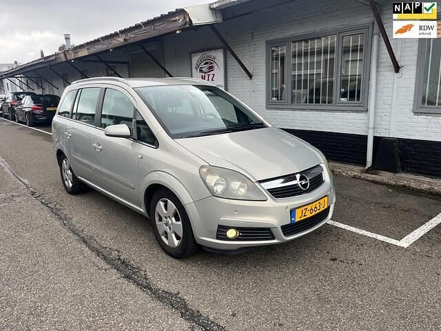 Grijs Gebruikt 2005 Opel Zafira Enjoy MPV | € 1.999 (Eerlijke prijs) - Afbeelding 1/4