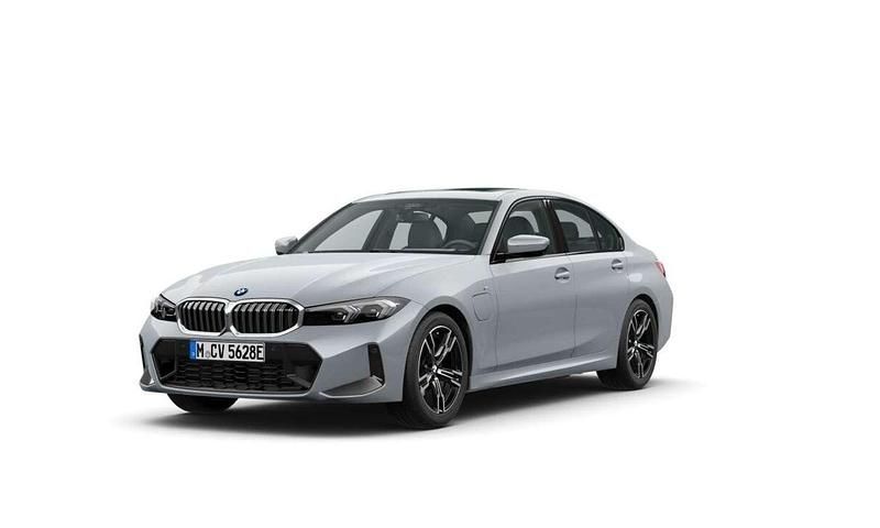 Grijs Nieuw 2025 BMW 330e Sedan | € 66.661 (Goede deal) - Afbeelding 1/4