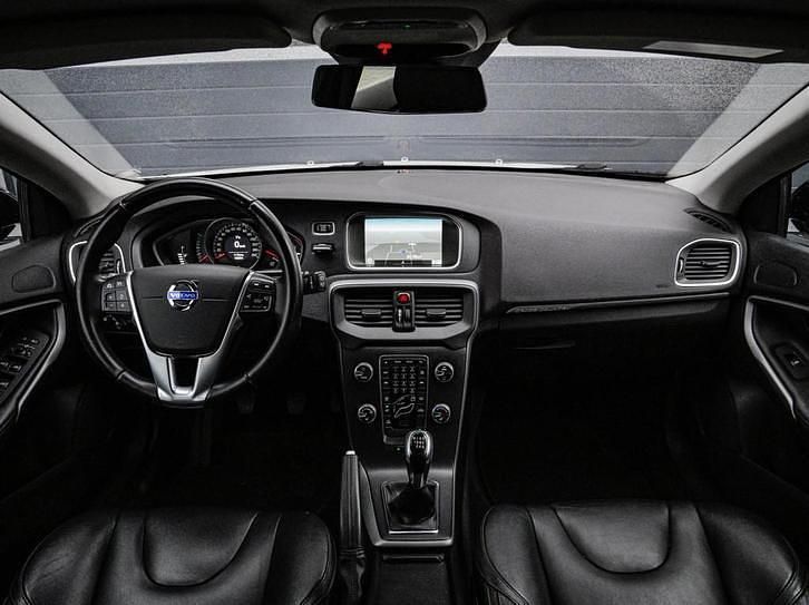 Occasion Volvo V40 CC Summum 114 PK (83 kW) 2014 Stationwagen