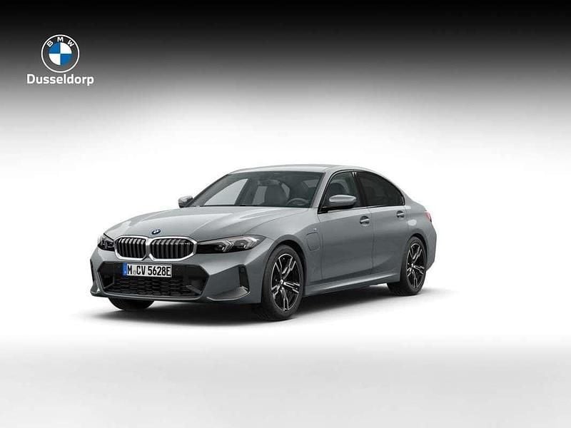 Grijs Nieuw 2025 BMW 330e Shadowline Sedan | € 63.997 (Eerlijke prijs) - Afbeelding 1/2