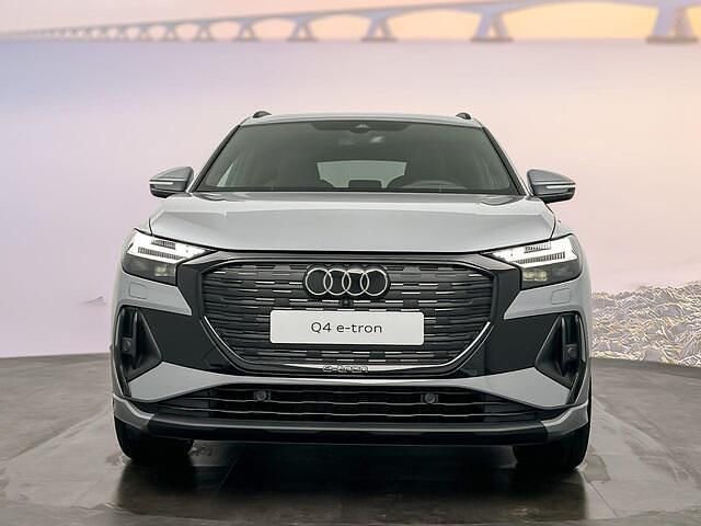 Nieuw Audi Q4 e-tron Competition 210 kW (286 PK) 2026 Grijs SUV