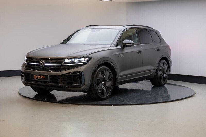 Grijs Gebruikt 2023 VW Touareg Edition SUV | € 83.945 (Eerlijke prijs) - Afbeelding 1/4