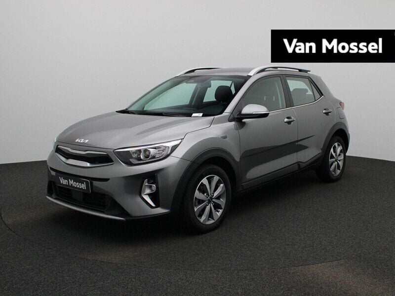 Grijs Gebruikt 2024 Kia Stonic SUV | € 25.400 (Eerlijke prijs) - Afbeelding 1/4