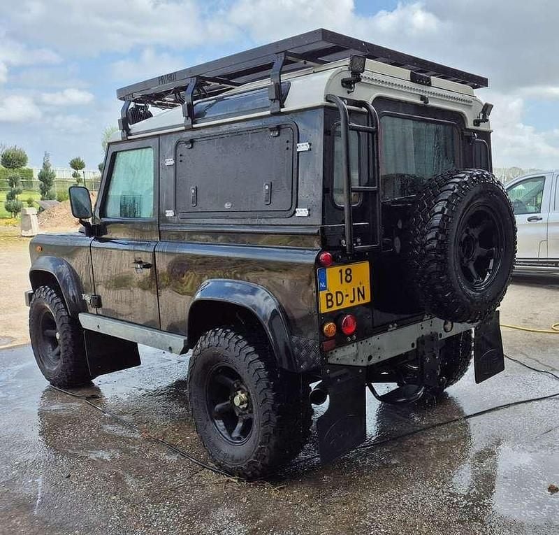 Occasion Land Rover Defender 122 PK (89 kW) 2002 Zwart Van