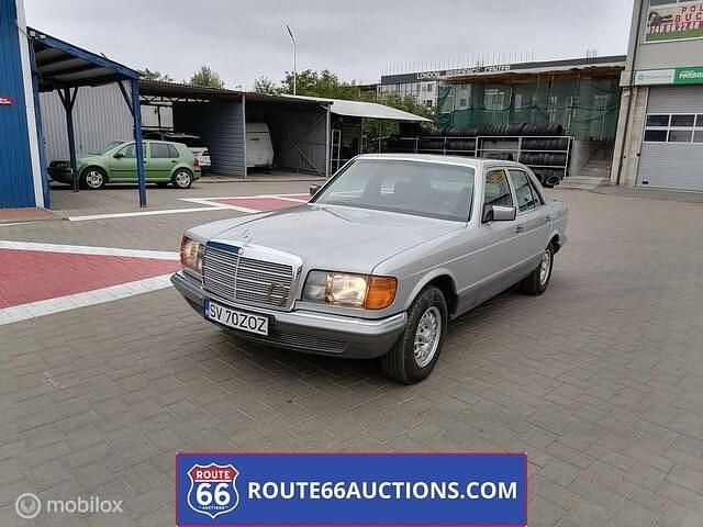 Zwart Gebruikt 1984 Mercedes 380 SE | € 8.500 - Afbeelding 1/4