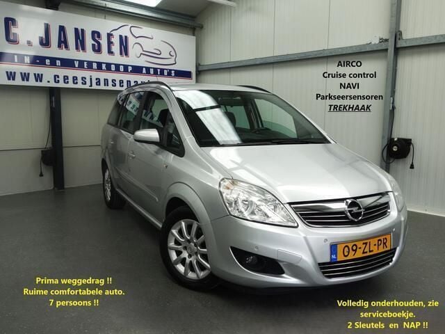 Grijs, metallic lak Gebruikt 2008 Opel Zafira MPV | € 4.750 (Duur) - Afbeelding 1/4