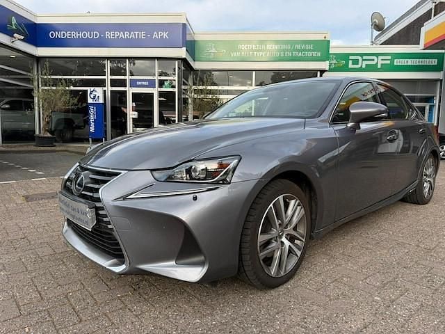 Occasion Lexus IS300h 2019 Beige (metallic) Sedan