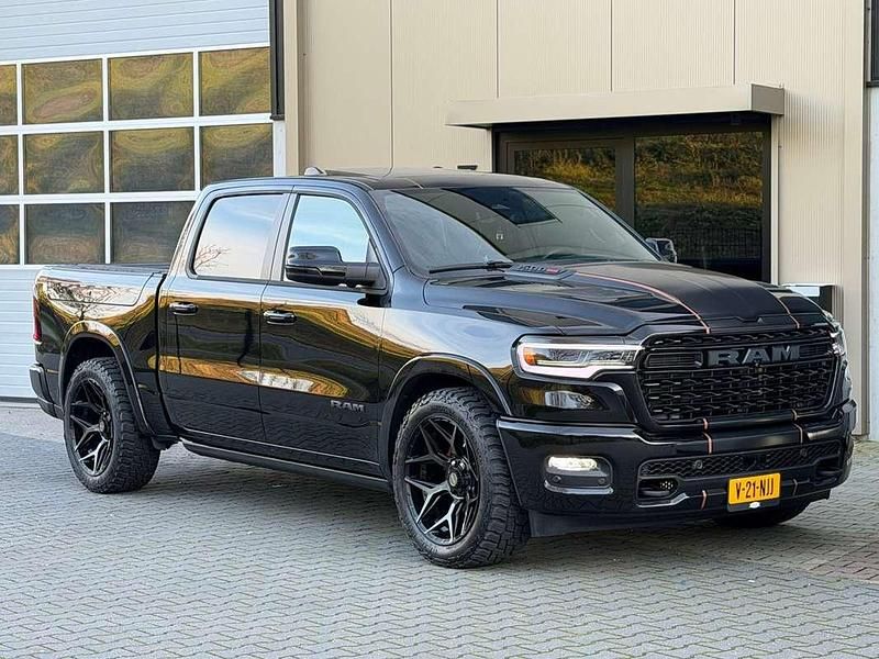 Zwart Gebruikt 2024 RAM 1500 Pickup | € 109.500 - Afbeelding 1/4