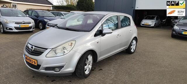 Grijs Gebruikt 2009 Opel Corsa Cosmo Hatchback | € 3.150 (Eerlijke prijs) - Afbeelding 1/4