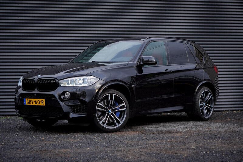 Zwart Gebruikt 2024 BMW X5 M Comfort Edition SUV | € 64.750 - Afbeelding 1/4