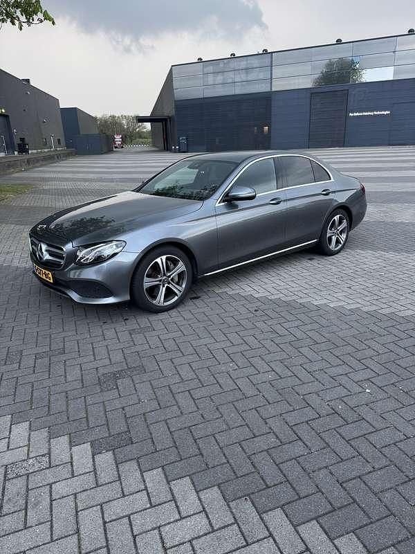 Gebruikt 2017 Mercedes E300 Avantgarde Sedan | € 27.500 (Eerlijke prijs) - Afbeelding 1/4