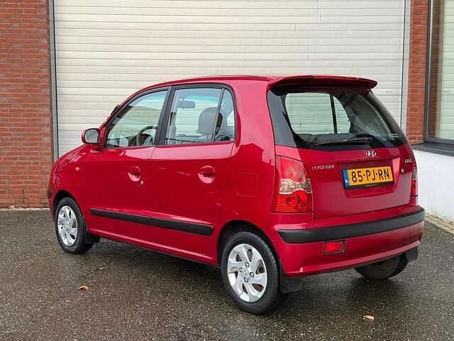 Occasion Hyundai Atos Dynamiq 59 PK (43 kW) 2004 Rood (metallic) Hatchback