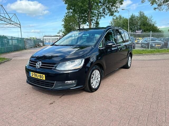 Zwart Gebruikt 2013 VW Sharan Comfortline MPV | € 6.950 - Afbeelding 1/4